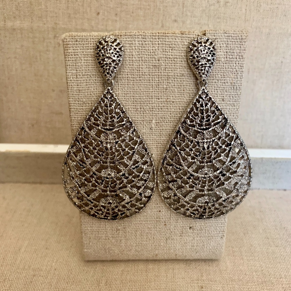 Stella & Dot Thea Lace Earring